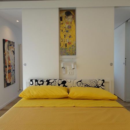 Апартаменти Casa Klimt Vicinissima Al Mare Parcheggio Privato Gratuito Se Disponibile Пескара Екстер'єр фото
