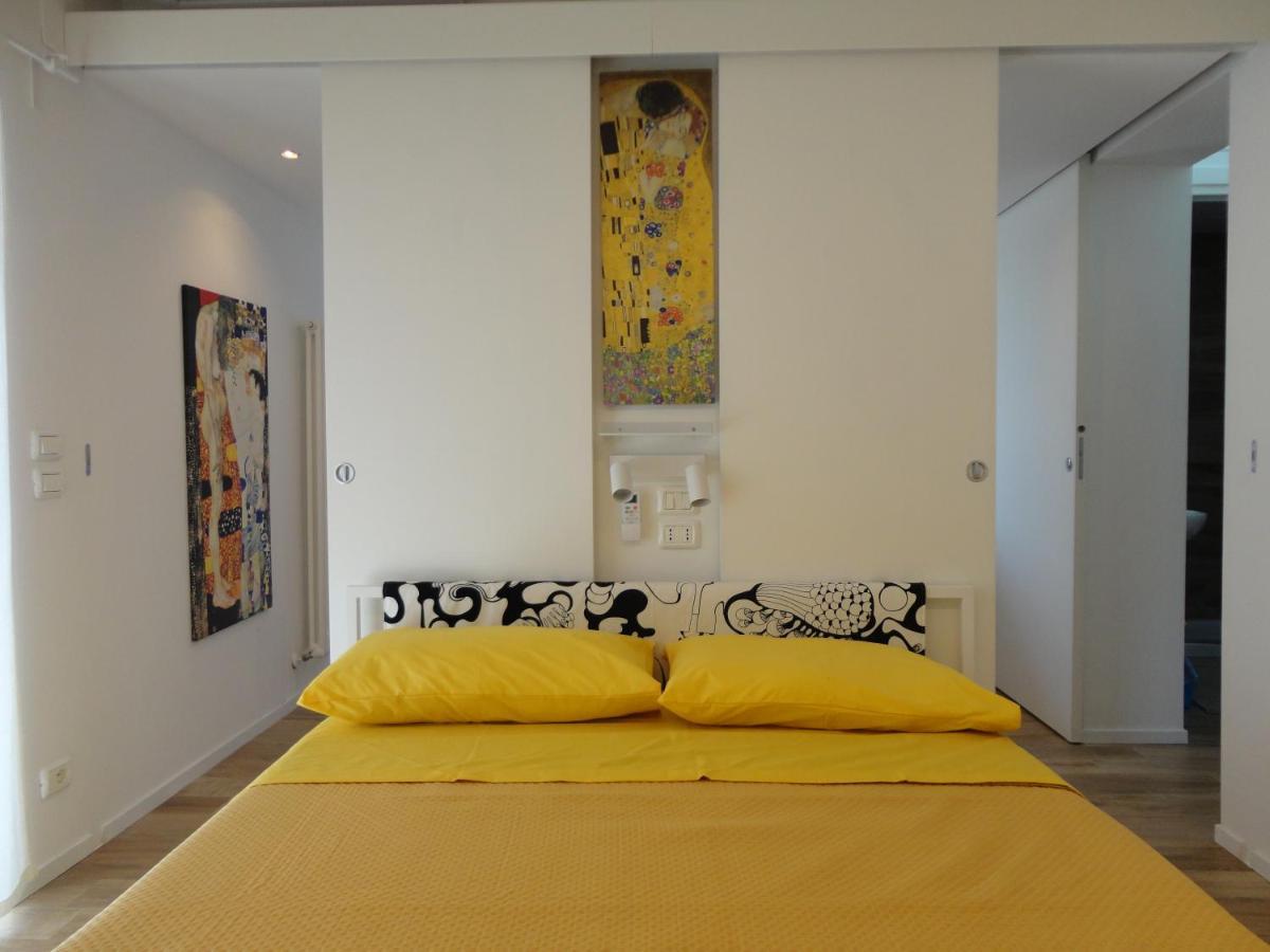 Апартаменти Casa Klimt Vicinissima Al Mare Parcheggio Privato Gratuito Se Disponibile Пескара Екстер'єр фото