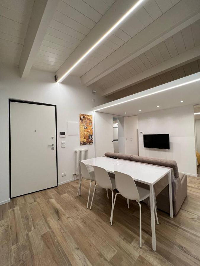 Апартаменти Casa Klimt Vicinissima Al Mare Parcheggio Privato Gratuito Se Disponibile Пескара Екстер'єр фото